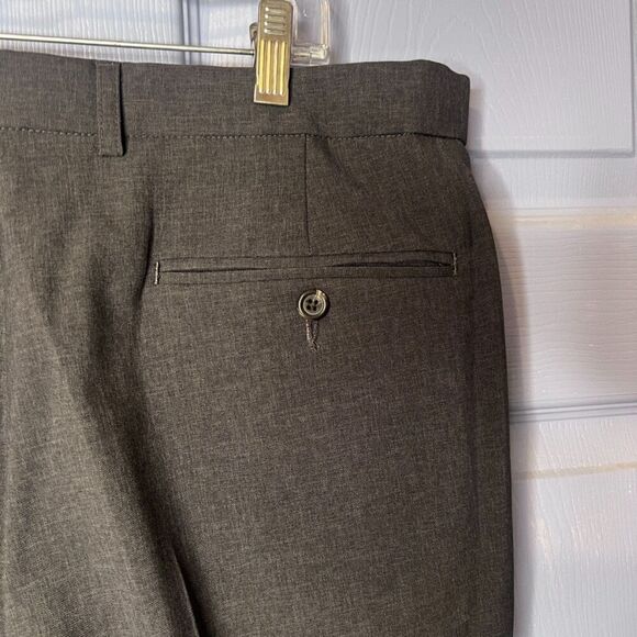 Chaps NWT Total Comfort Performance Series Dress Pants Trousers Grey Size 36/32 - Picture 11 of 13